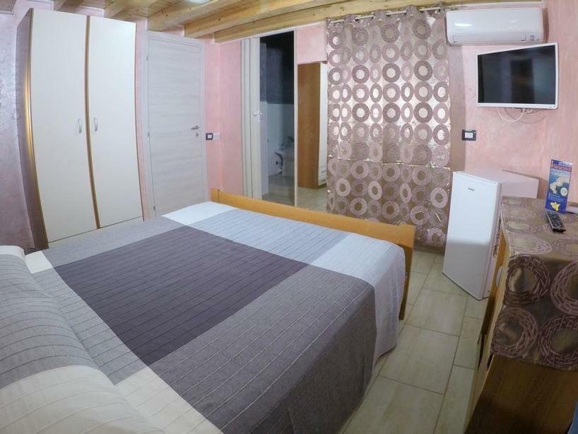 Rooms Chanel Сиракуза Екстериор снимка