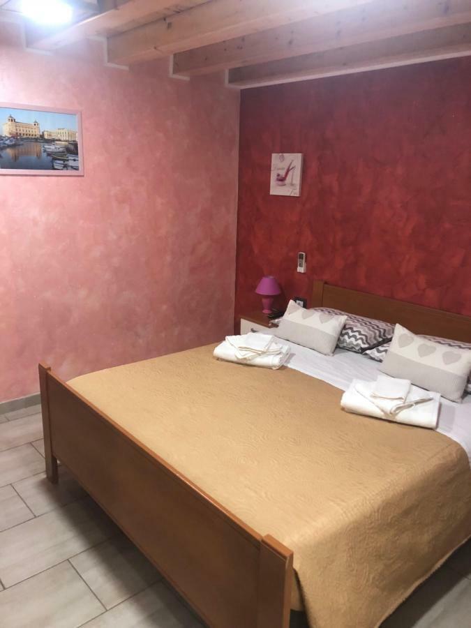 Rooms Chanel Сиракуза Екстериор снимка